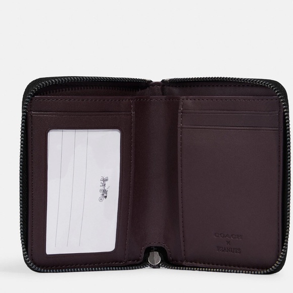 Coach X Peanuts Small Zip Around Wallet In Signature Canvas With Snoopy - Picture 2 of 5